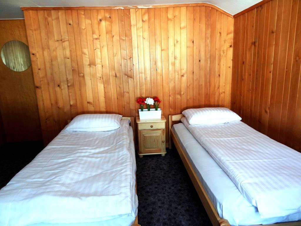 Base Cafe Daire Lauterbrunnen Dış mekan fotoğraf