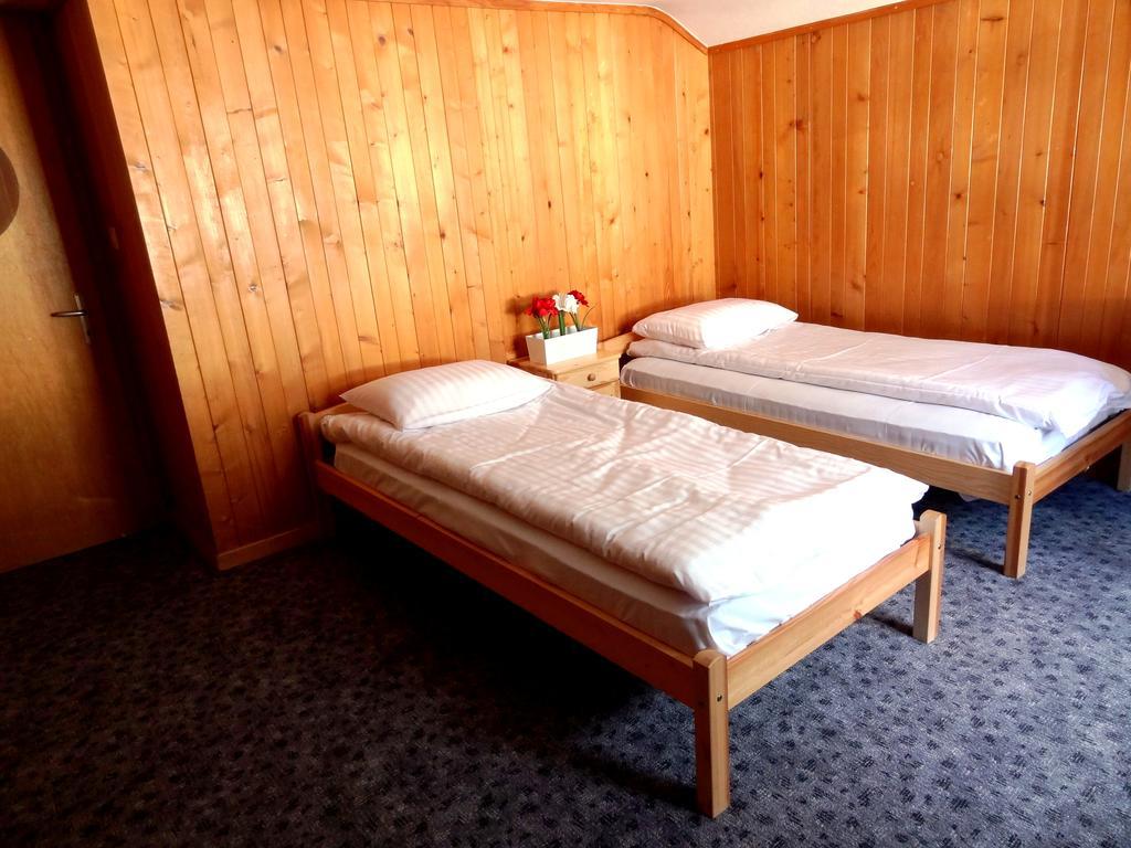 Base Cafe Daire Lauterbrunnen Dış mekan fotoğraf
